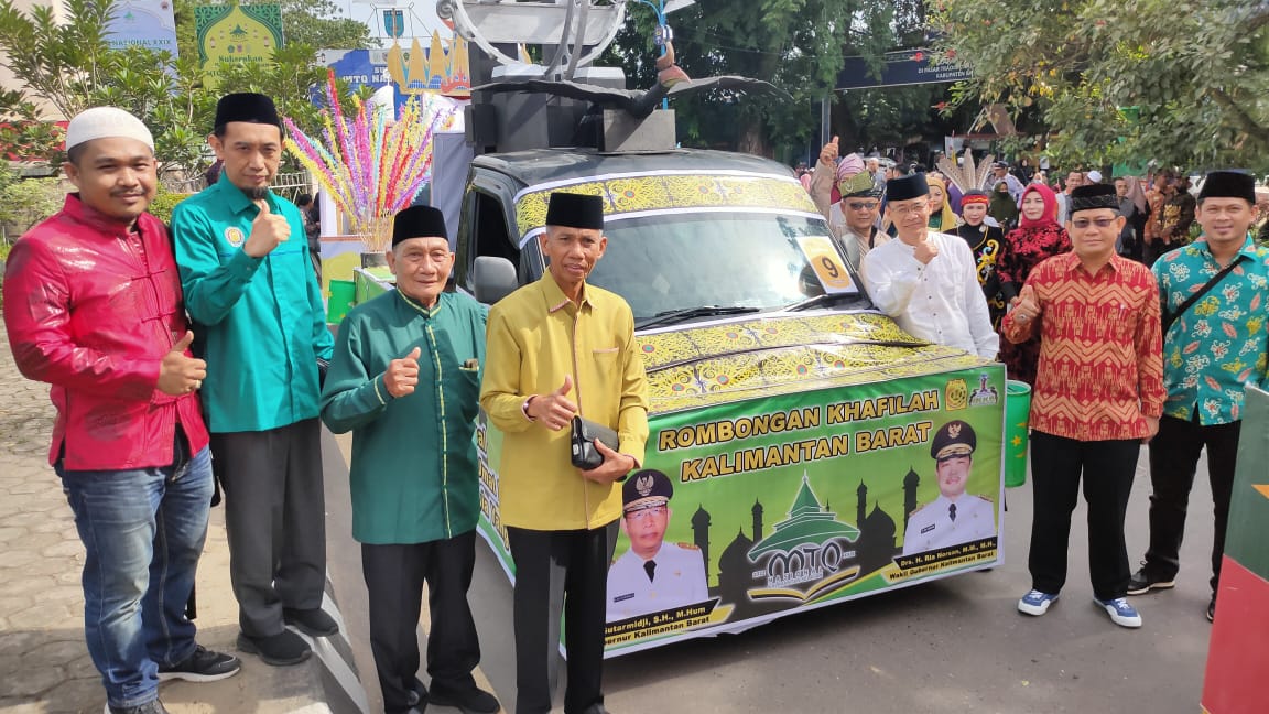 Pawai Taaruf Pembukaan Mtq Nasional Kafilah Kalbar Tampilkan Miniatur